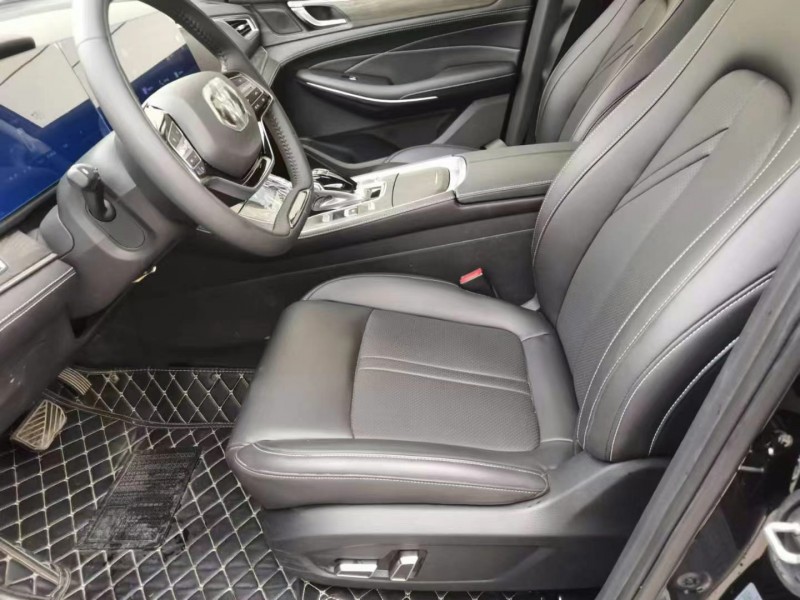 保定24年东风蓝电E58