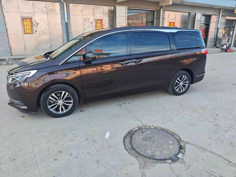 保定18年别克GL82