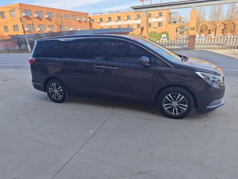 保定18年别克GL83