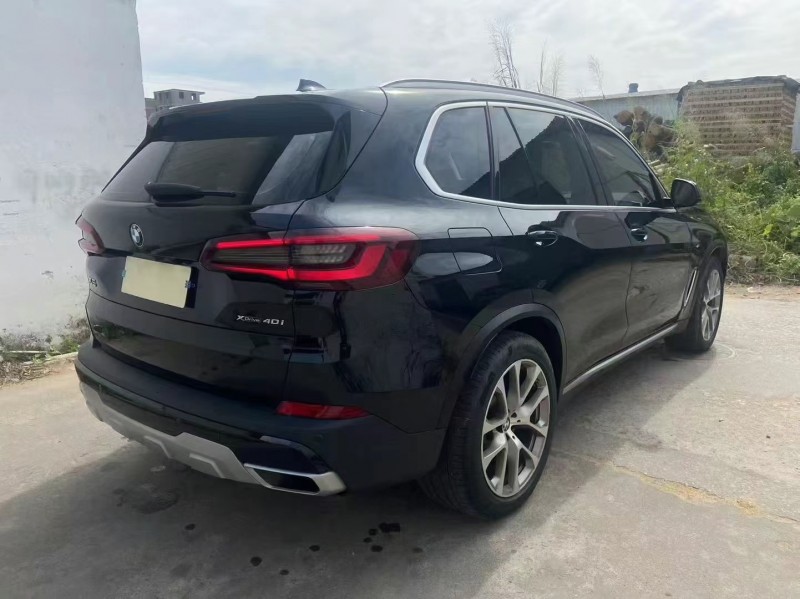 广州21年宝马X58