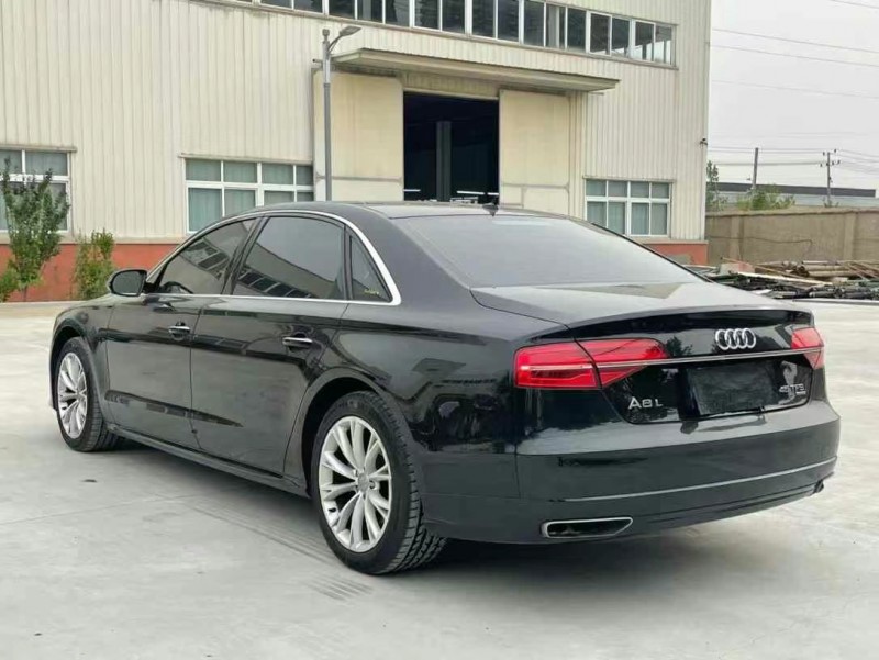 徐州17年奥迪A8L4