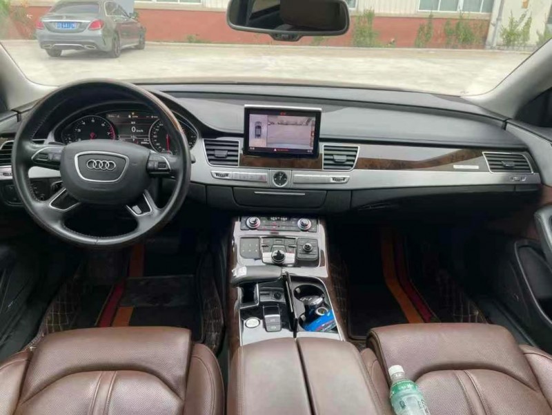 徐州17年奥迪A8L6