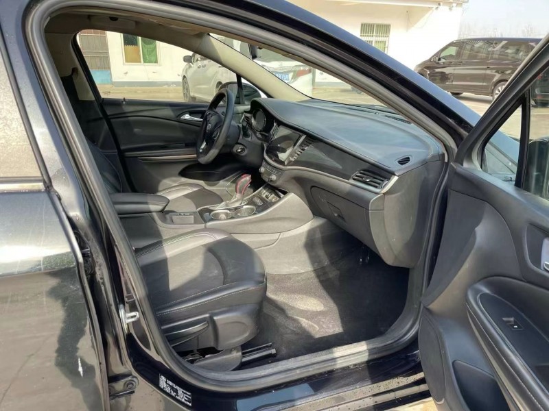 徐州17年别克威朗4