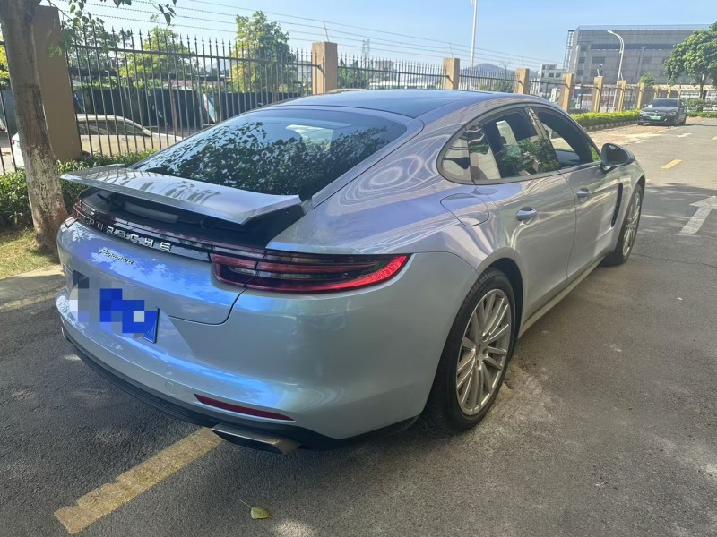 广州19年保时捷帕拉梅拉8