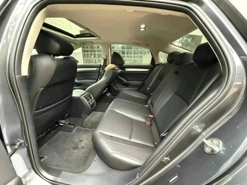 佛山22年本田雅阁5