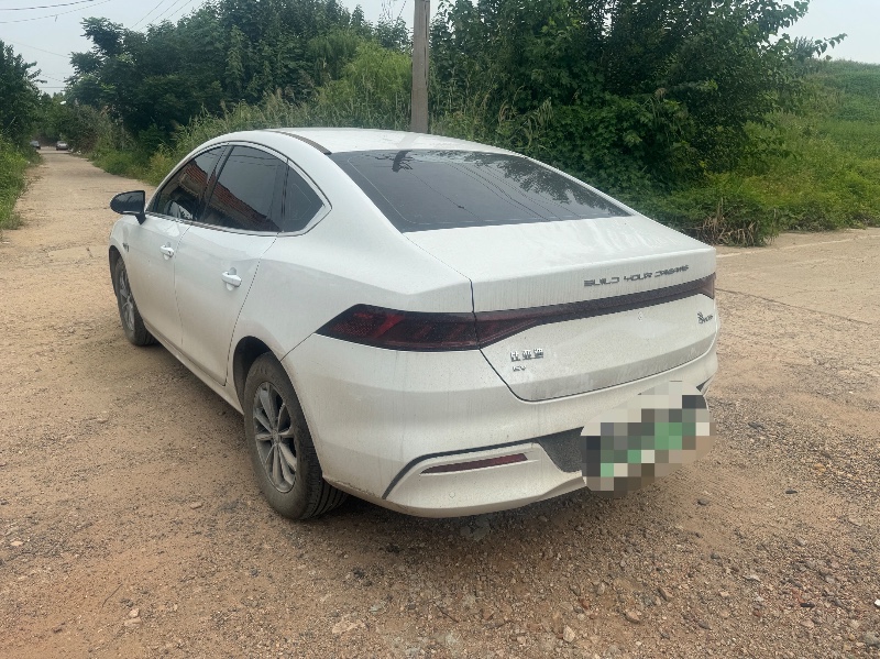 青岛22年比亚迪秦4