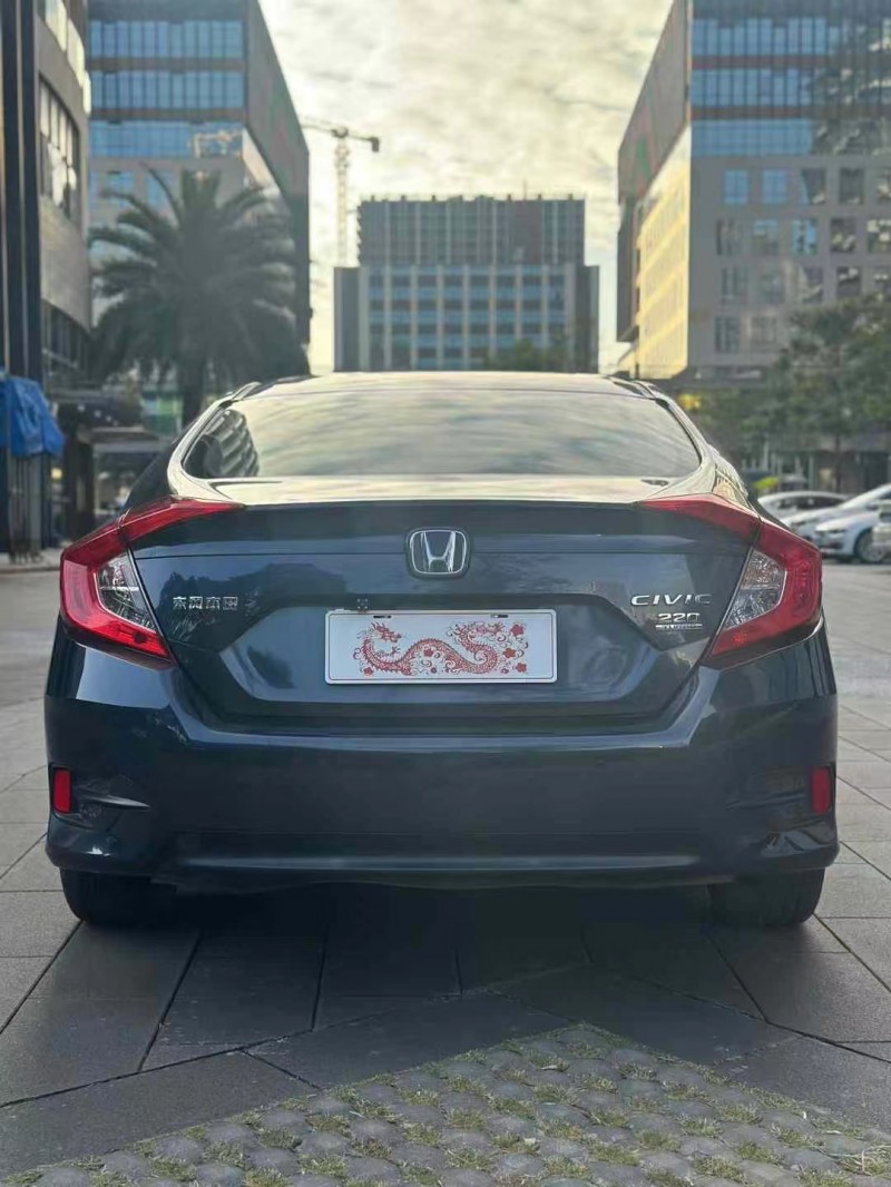 佛山17年本田思域9