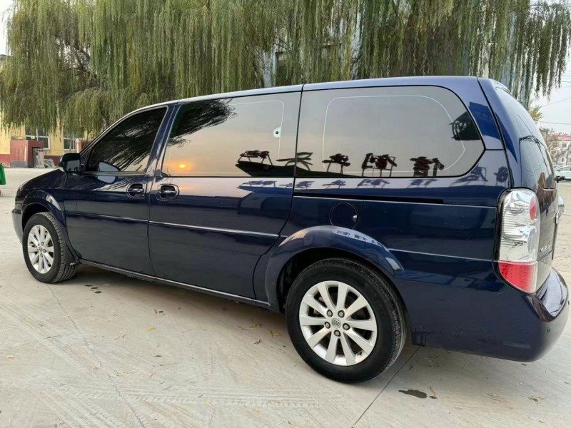 保定14年别克陆尊7