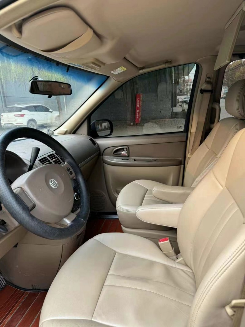 保定14年别克陆尊8