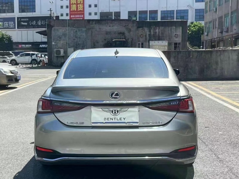 广州20年雷克萨斯ES3