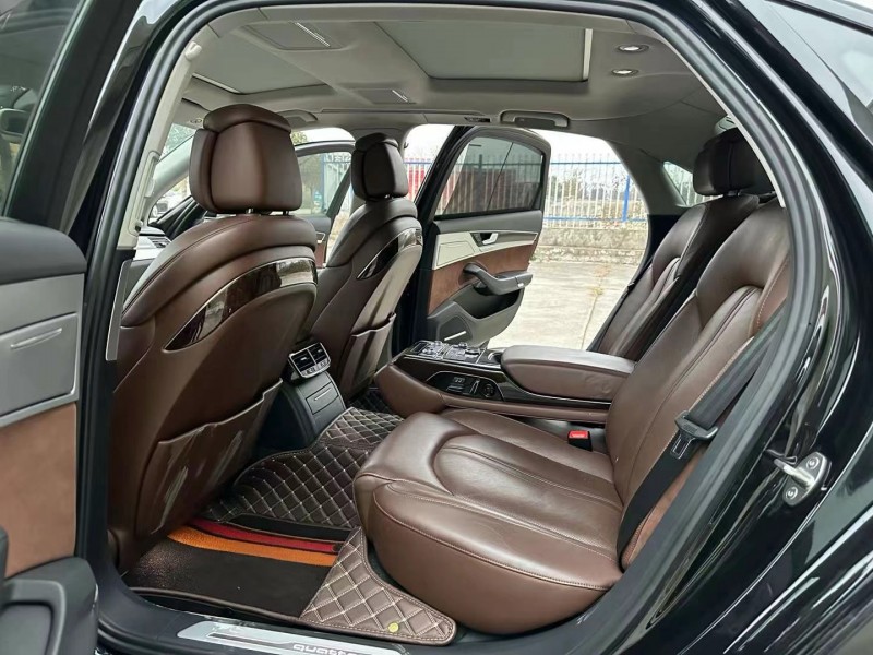 徐州17年奥迪A8L7