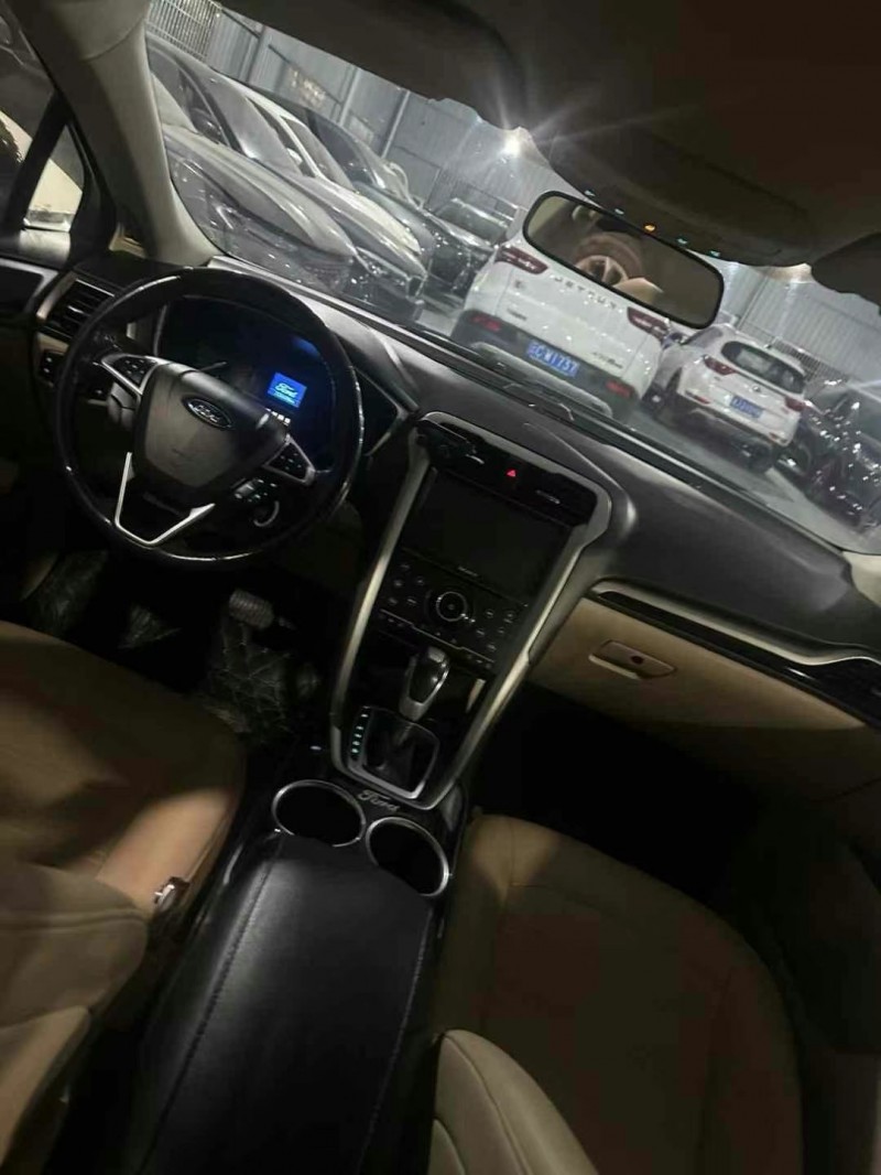 济宁14年福特蒙迪欧8