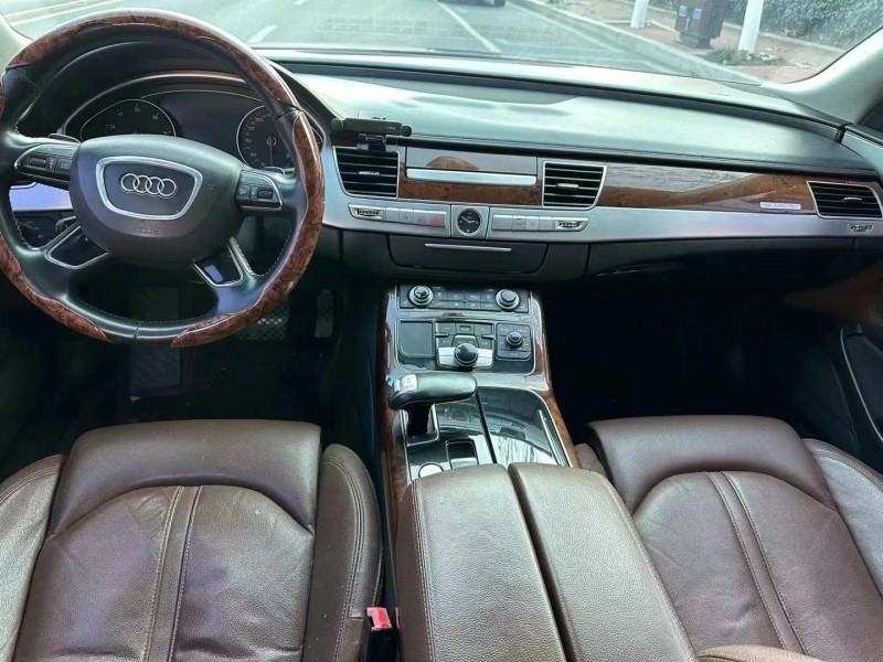 潍坊12年奥迪A8L6