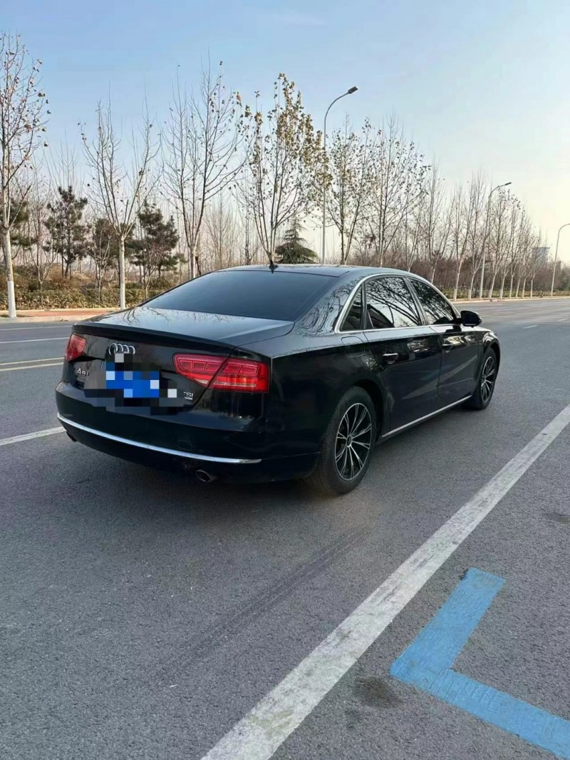 潍坊12年奥迪A8L7