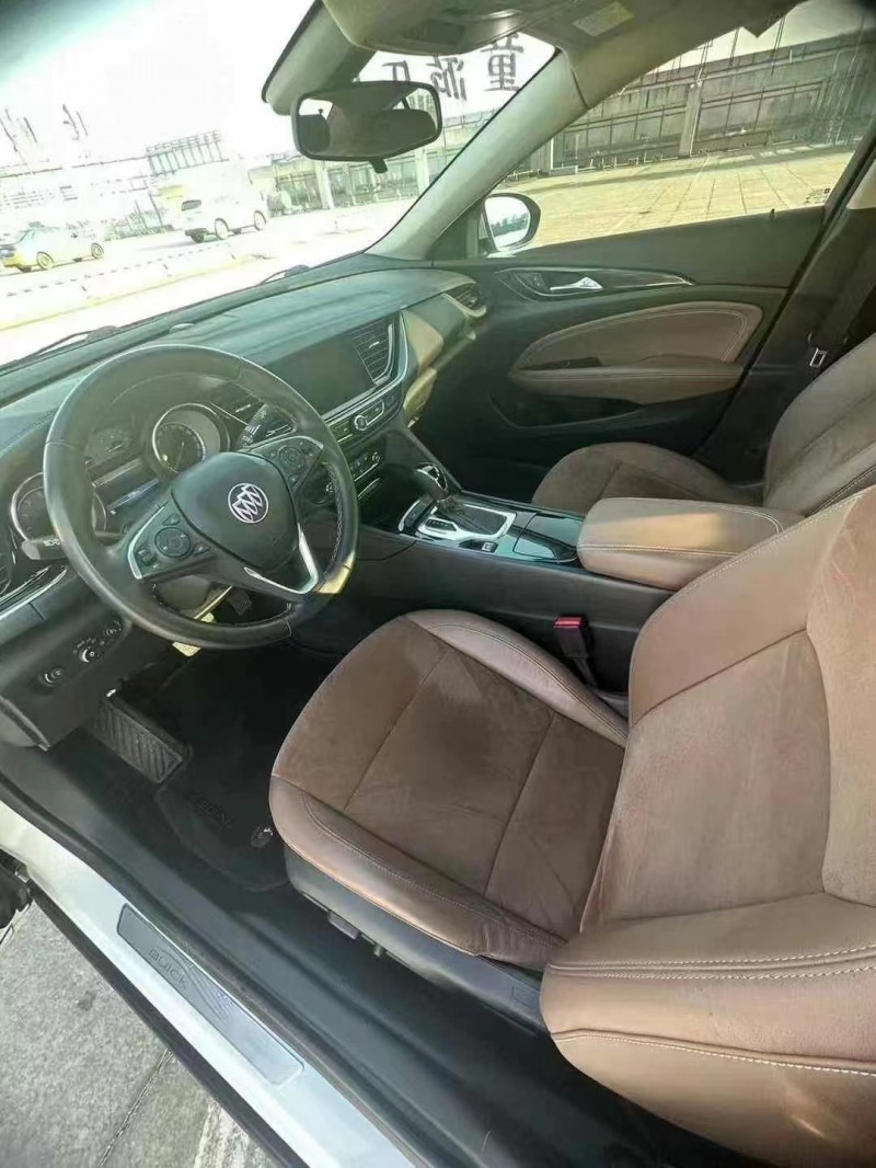 济宁19年别克君威4