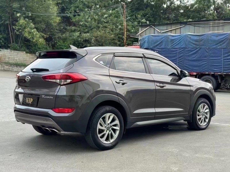 邵阳17年现代途胜5