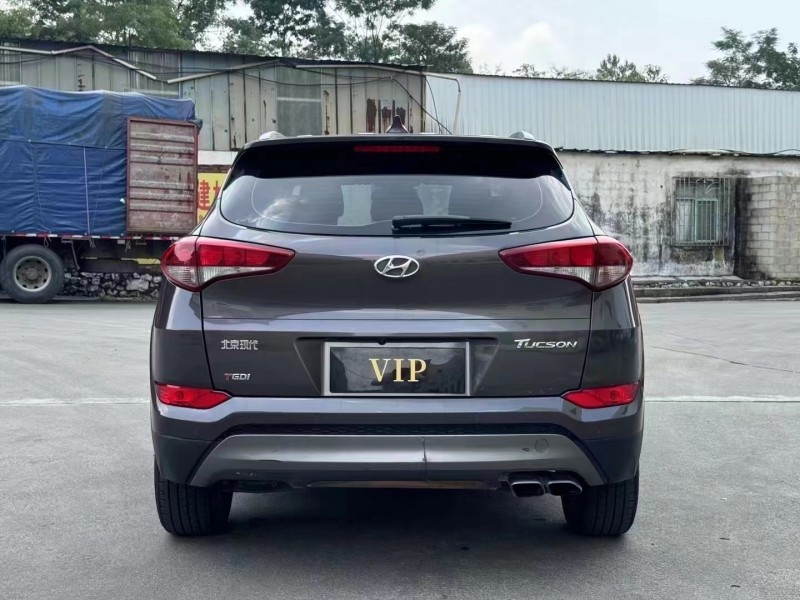 邵阳17年现代途胜7