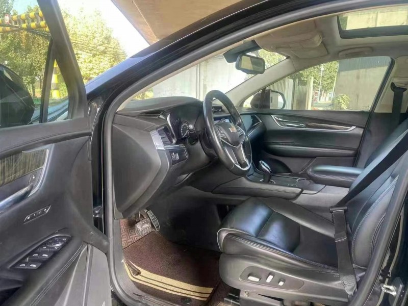 保定18年凯迪拉克XT57