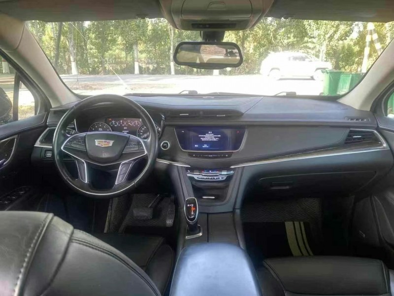 保定18年凯迪拉克XT59