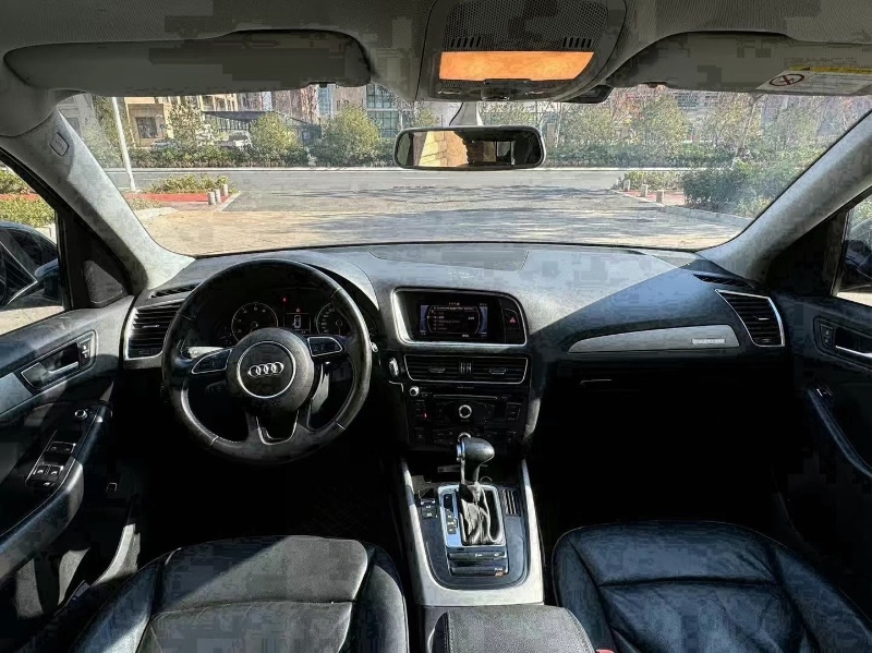 青岛16年奥迪Q54