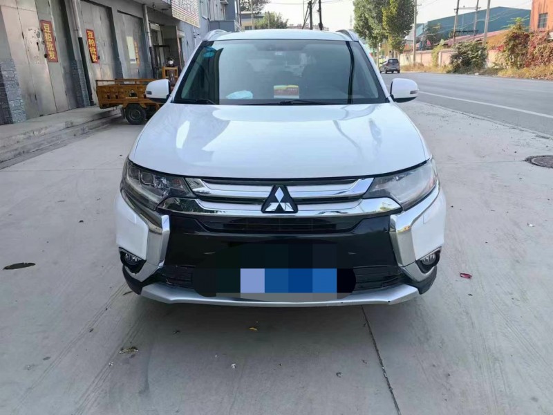 保定16年三菱欧蓝德1