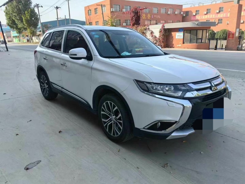 保定16年三菱欧蓝德2