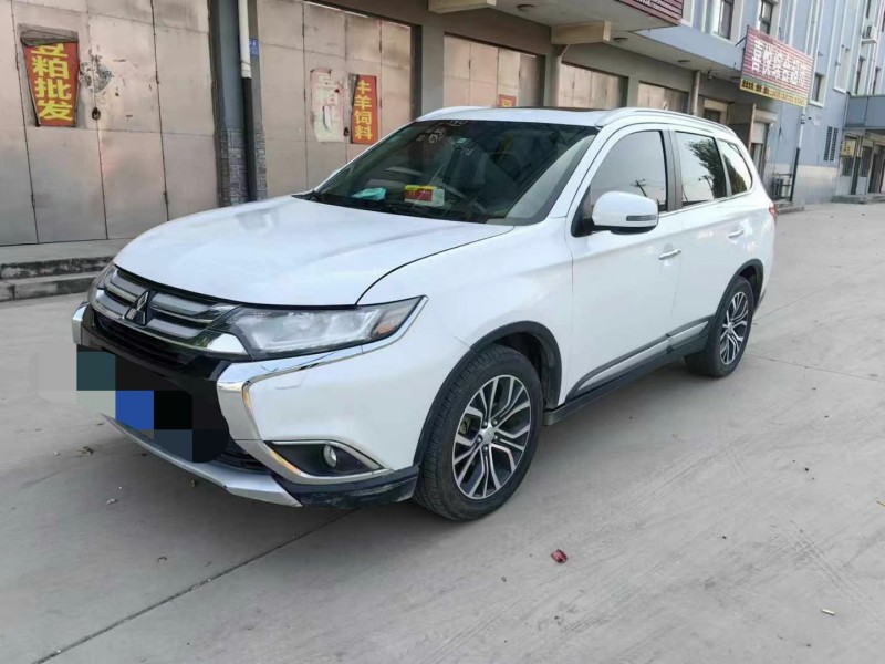 保定16年三菱欧蓝德3