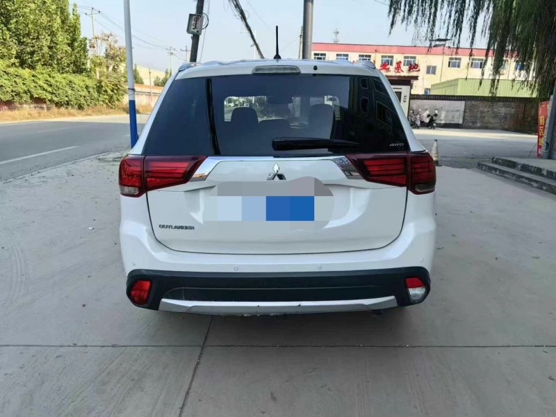 保定16年三菱欧蓝德5