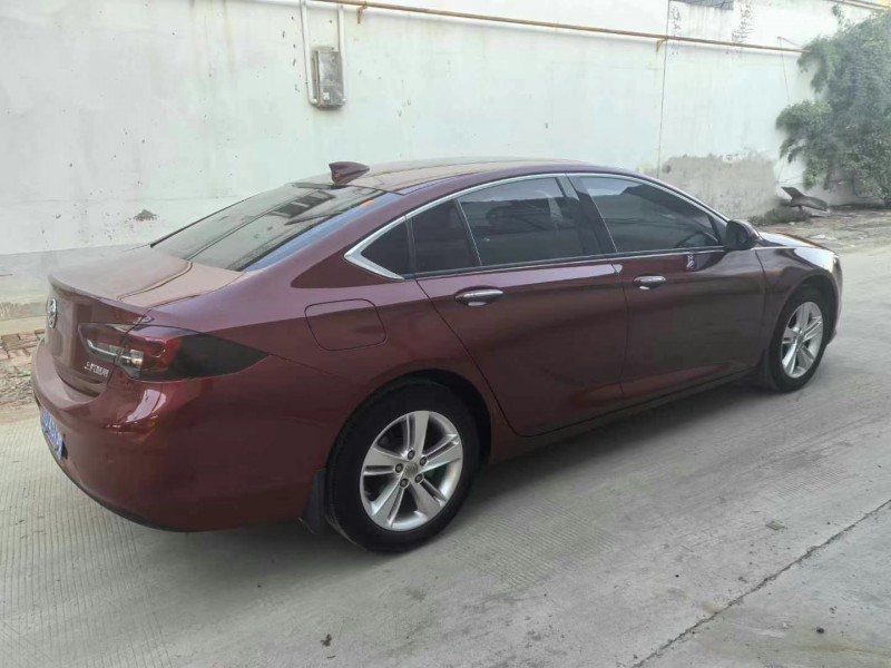 保定18年别克君威8