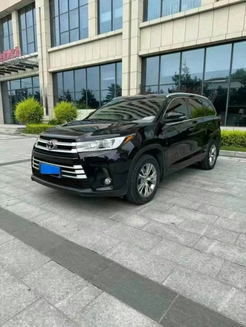 保定19年丰田汉兰达2