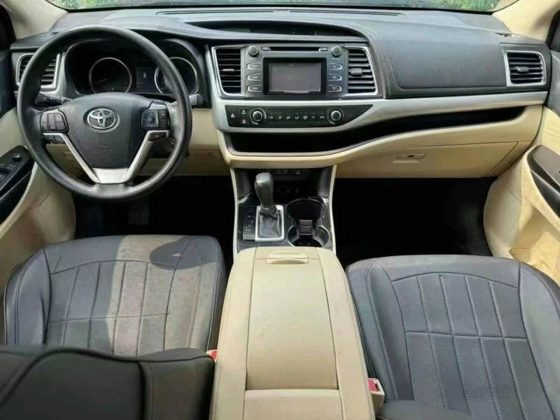 保定19年丰田汉兰达4