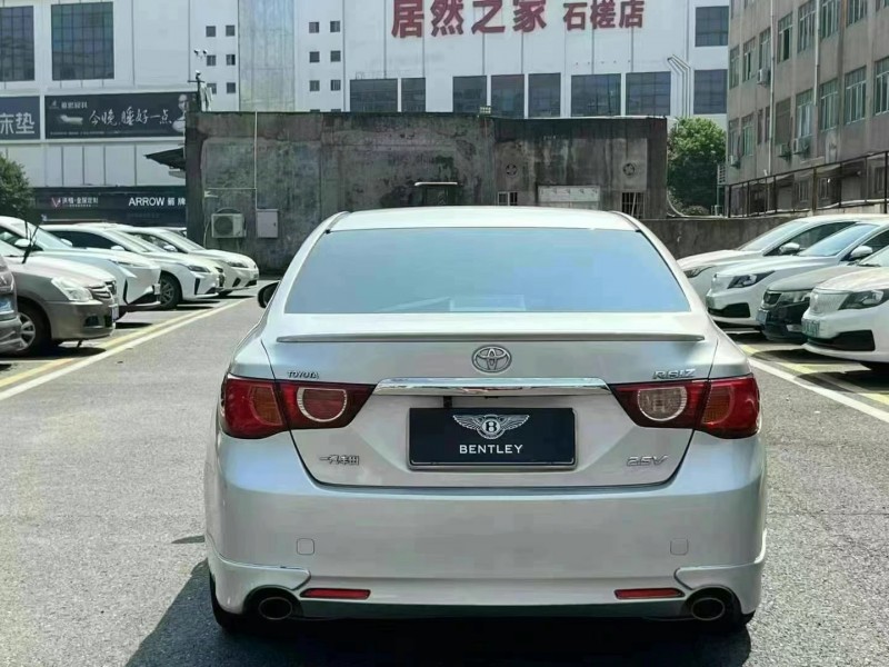 广州11年丰田锐志3