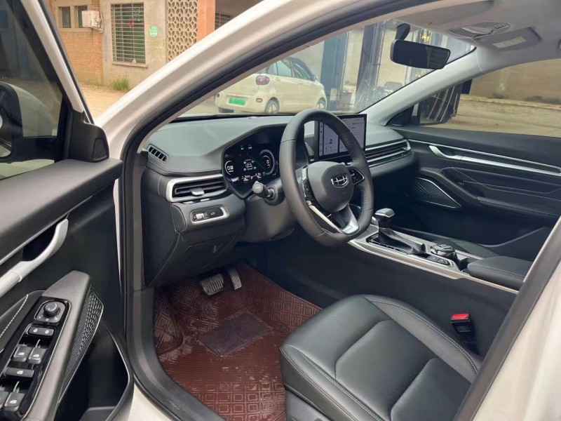 保定23年吉利帝豪7