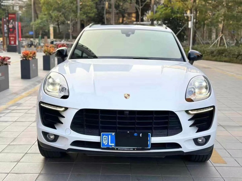 广州17年保时捷Macan1