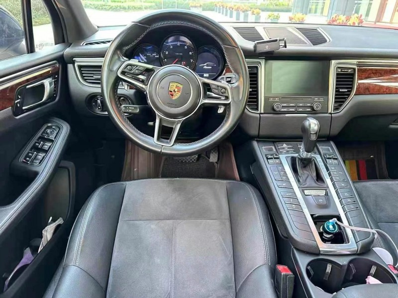 广州17年保时捷Macan5