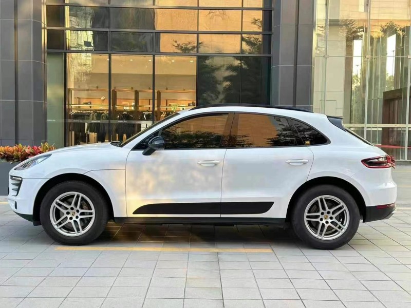 广州17年保时捷Macan7