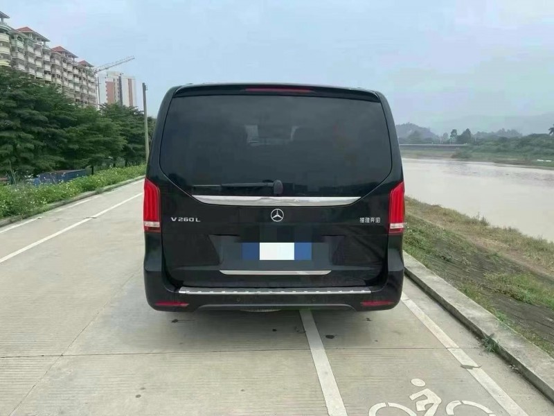 广州21年奔驰V9