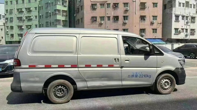 广州20年东风菱智5