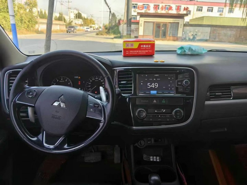 保定16年三菱欧蓝德5