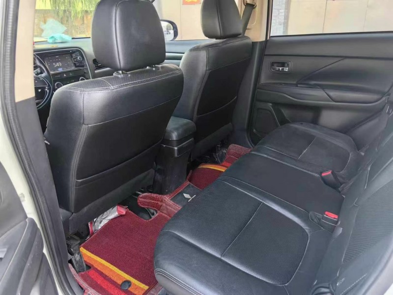 保定16年三菱欧蓝德6