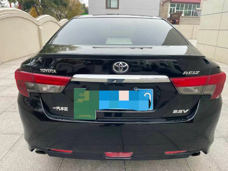 保定14年丰田锐志2