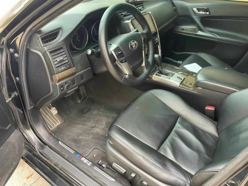 保定14年丰田锐志8