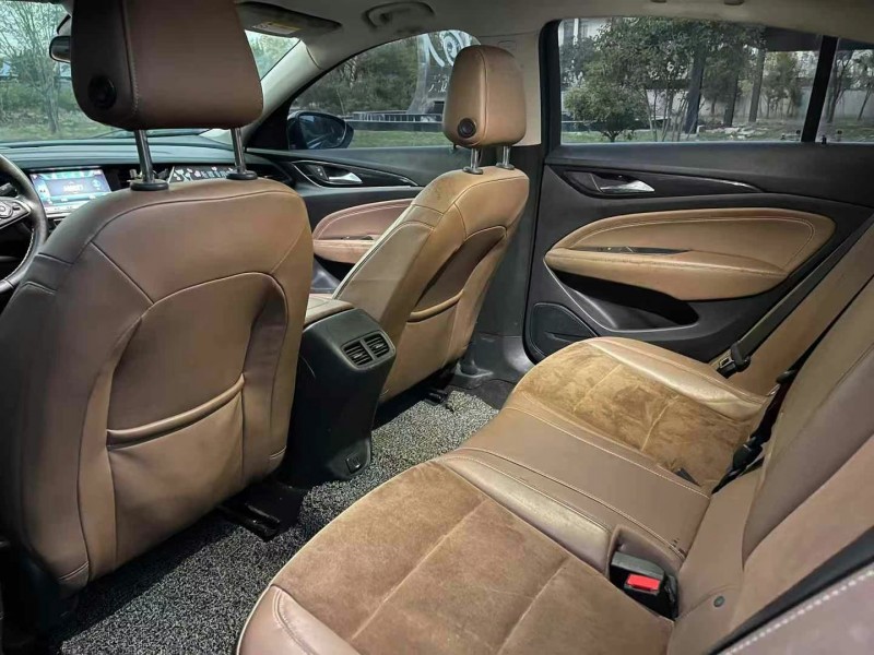 枣庄19年别克君威4