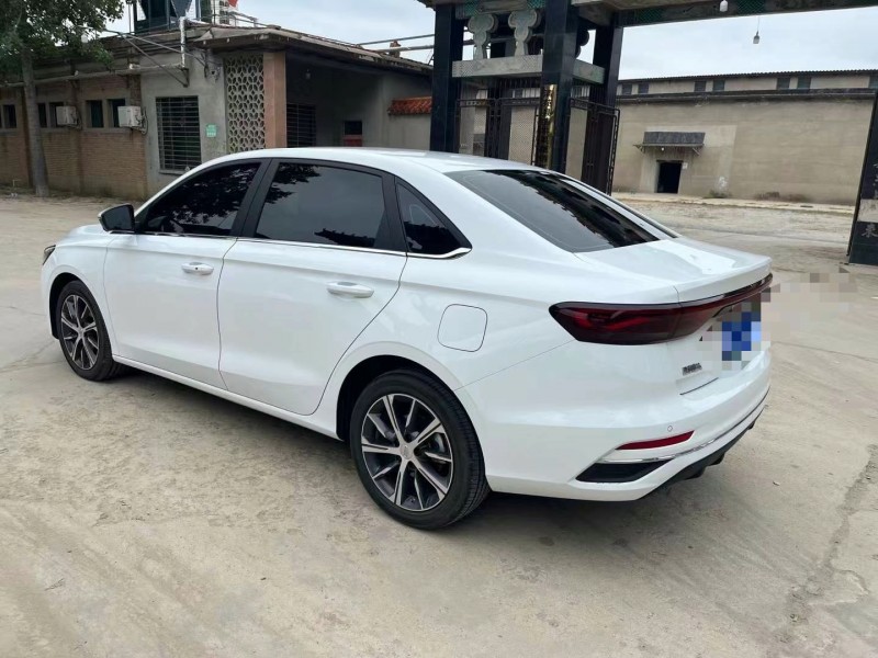 保定23年吉利帝豪8