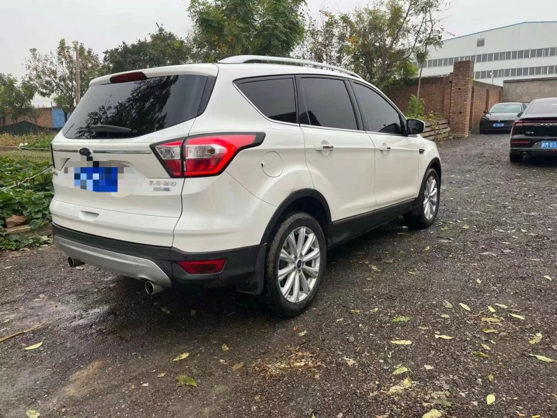 保定17年福特翼虎5