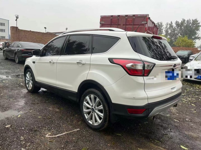 保定17年福特翼虎9