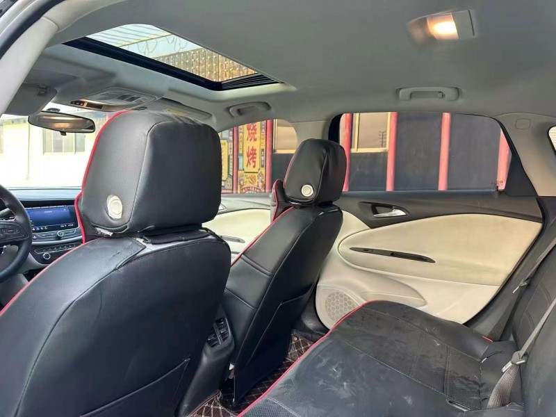 济宁20年别克威朗3