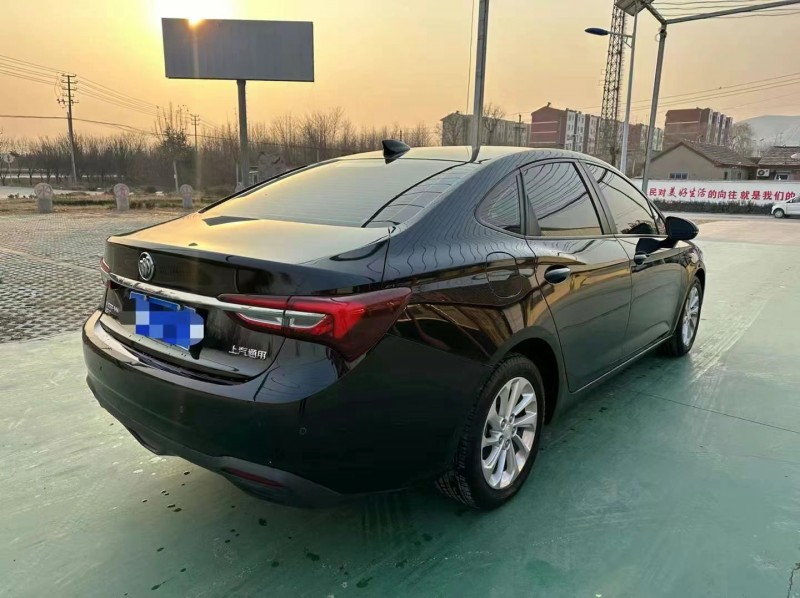 济宁20年别克威朗5