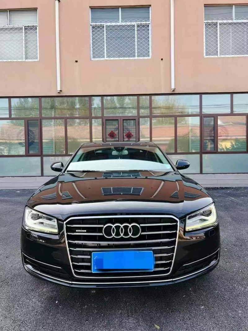 济宁16年奥迪A8L1