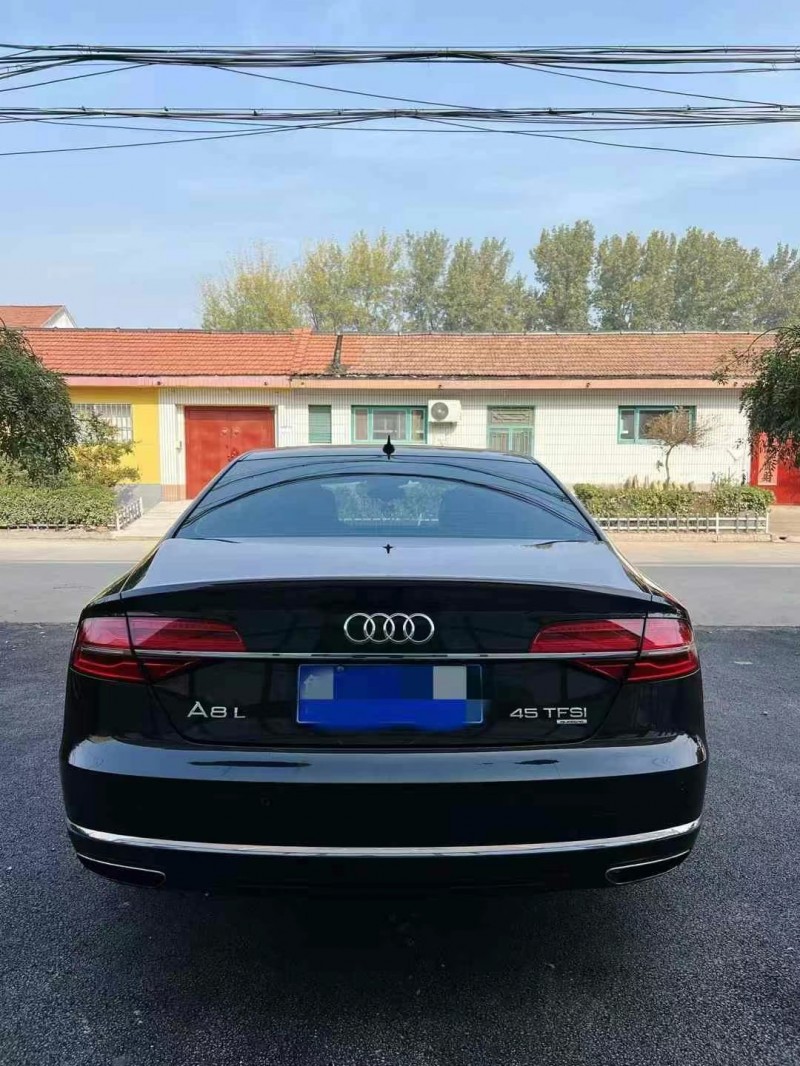 济宁16年奥迪A8L2